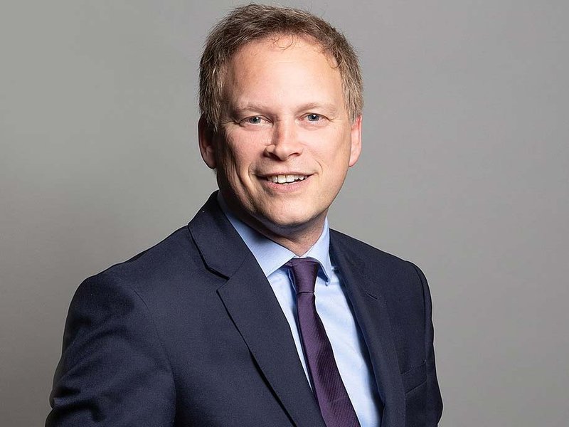 1024px-official_portrait_of_rt_hon_grant_shapps_mp.jpg