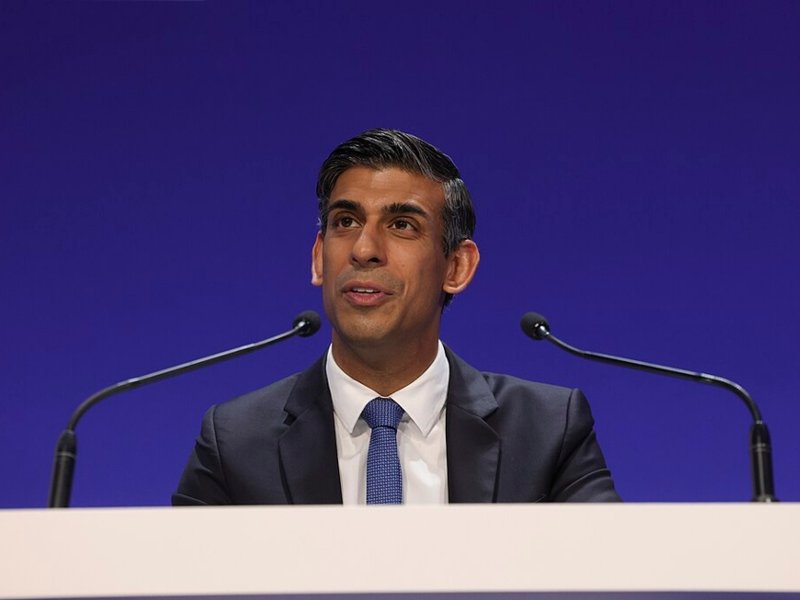 1024px-prime_minister_rishi_sunak_attends_ukraine_recovery_conference._52990726721_1.jpg