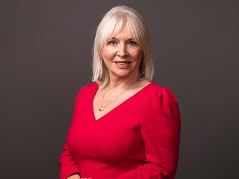 17_july_2023_nadine_dorries_official_portrait.jpg