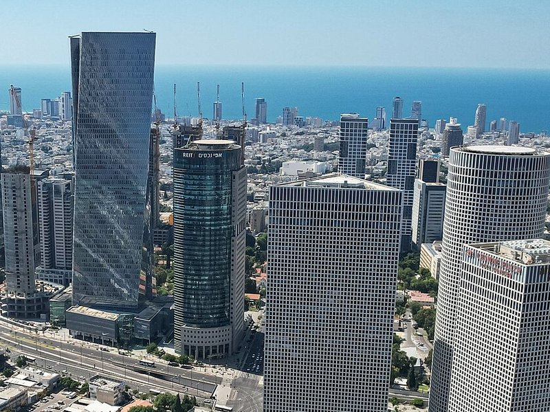 2048px-sarona_cbd_01_1_1.jpg
