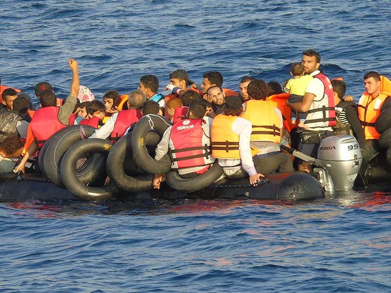 ff-wp-files/2015/09/Migrant-refugee-boat.jpg