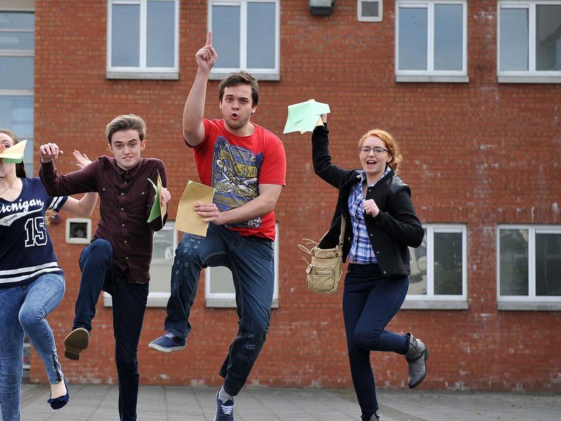 ff-wp-files/2015/04/Northern-Ireland-Executive-celebrating-pupils-image.jpg