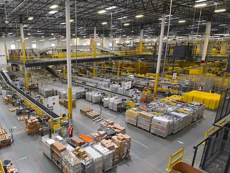 amazon_warehouse-_cropped.jpg