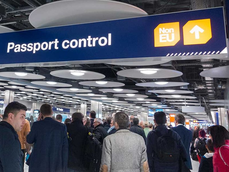 border-control-sign.jpg