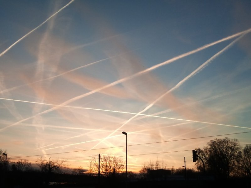 contrails_image.jpg