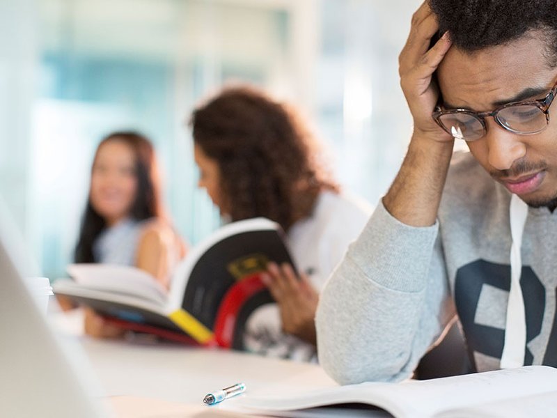 disadvantaged-students-going-to-university-pic.jpg