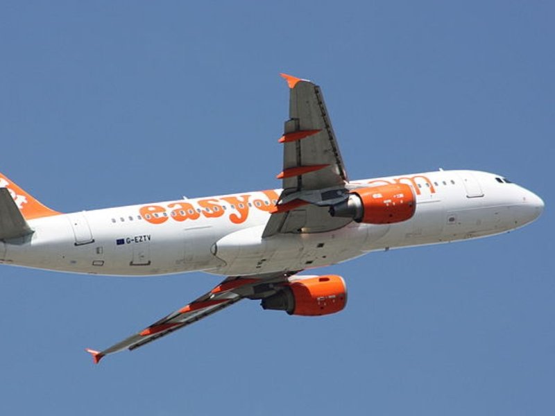 easyjet-cropped.jpg