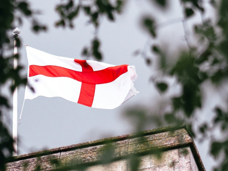 england_flag_resized.jpg