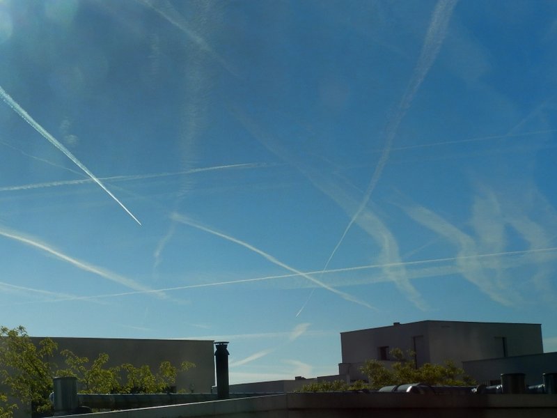 fb_chemtrail_mail_online.jpg