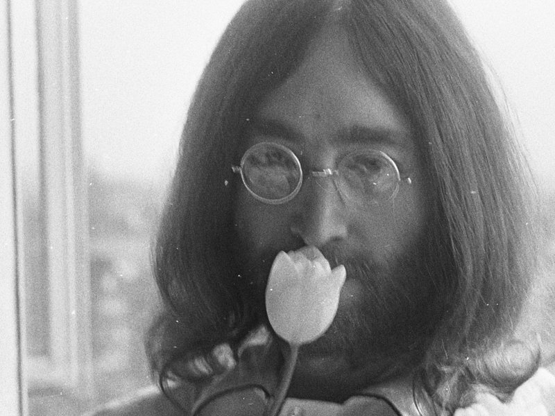 fb_lennon_2.jpg