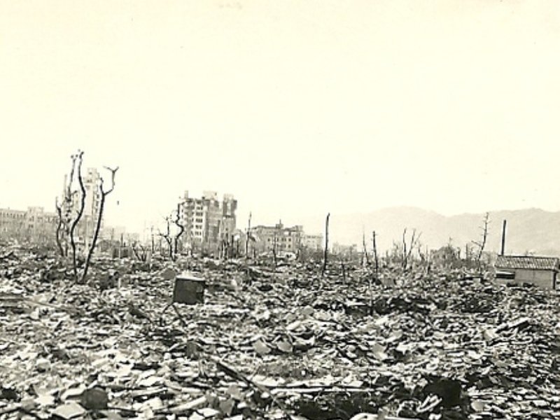 ff_hiroshima_nov_1945_ltjg_charles_e._ahl_jr..jpg