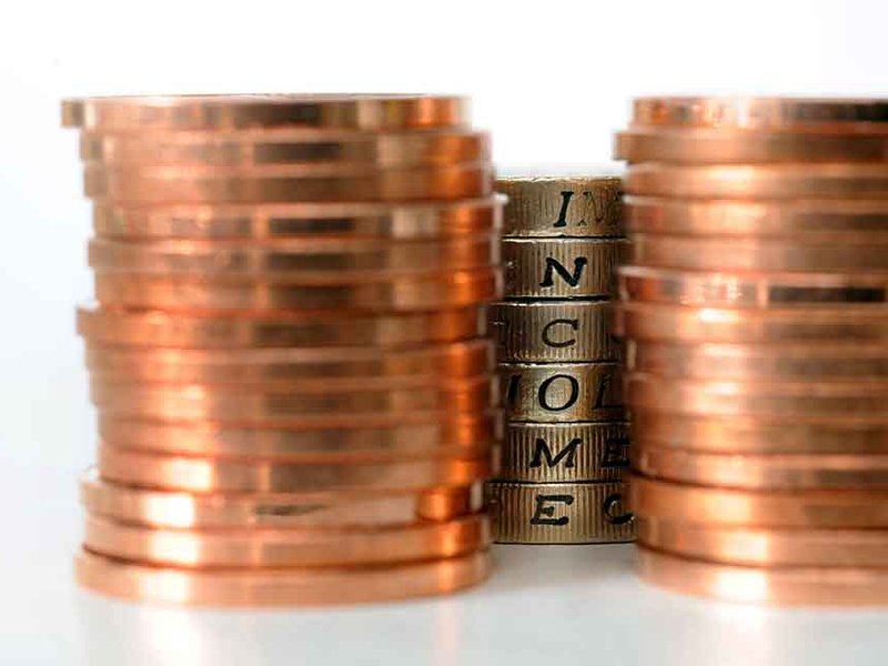 fm018c_incomes.jpg