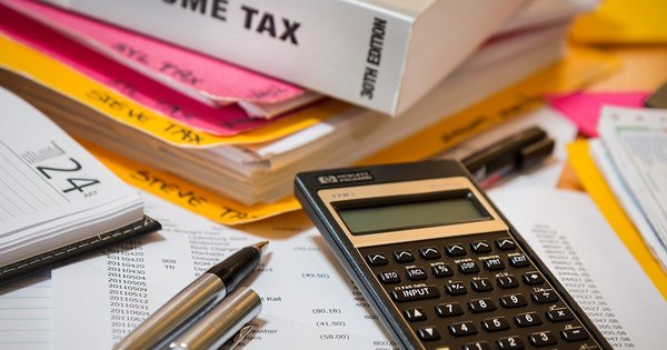 income-tax-4097292_1920.jpg