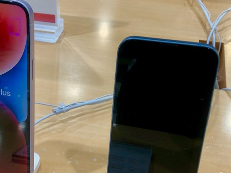 iphone_14s-_cropped.jpg