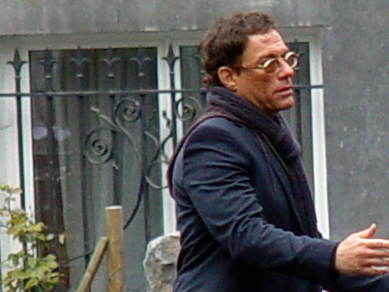 jean_claude_van_damme_sur_le_tournage_de_jcvd_en_octobre_2007.png