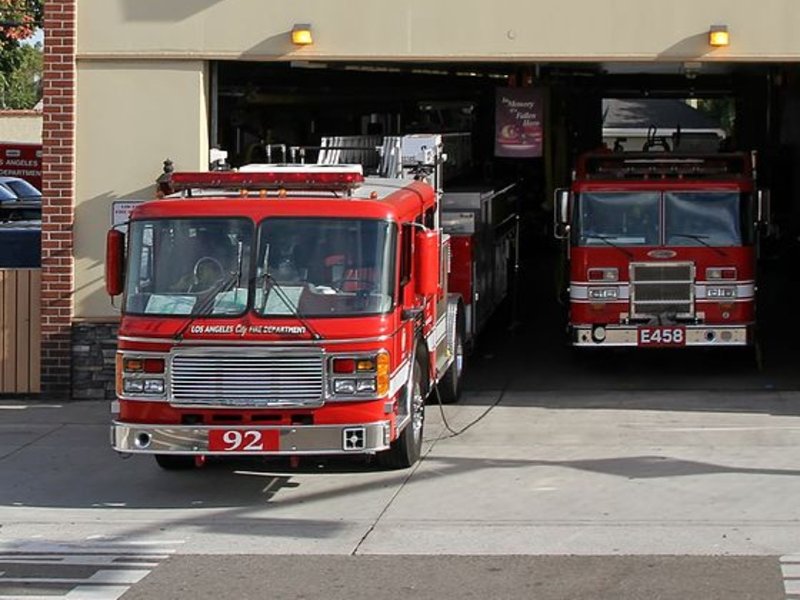 la_fire_trucks.jpg