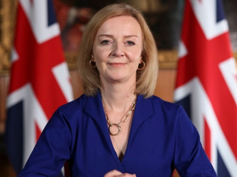 liz-truss_2021_portrait_(1).jpg