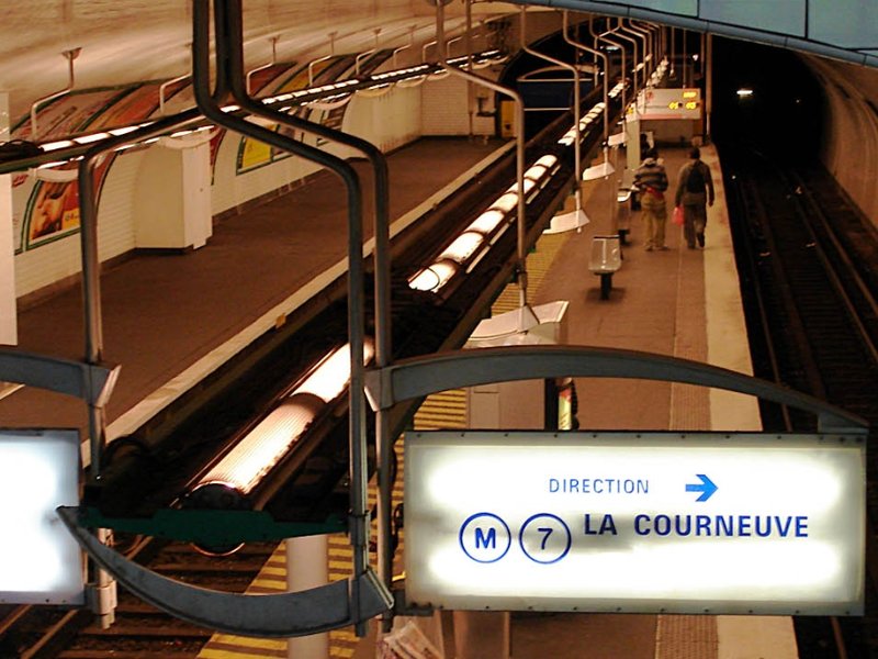 metro_paris_cropped.jpg