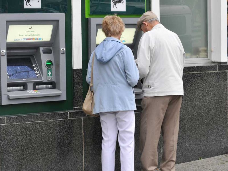 pensioners-cash-machine-19-04-2018.jpg