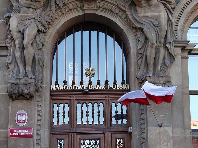 poland-bank.jpg