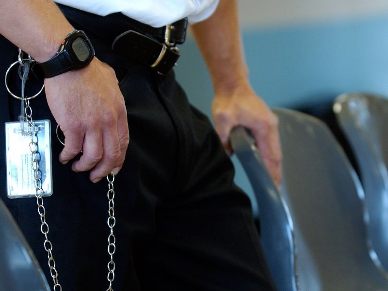 prison_officer.jpg