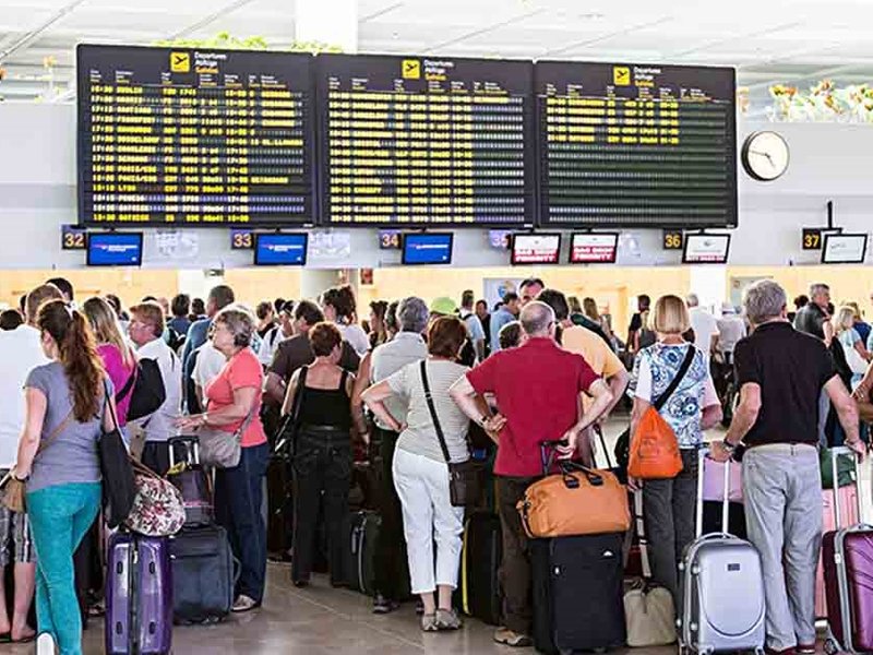 queues_in_eu_airports_cropped.jpg