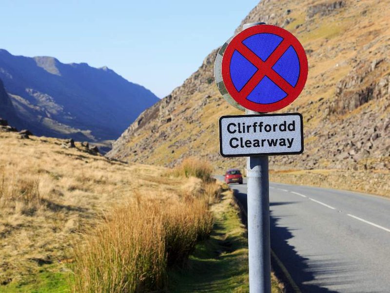 roads_in_wales.jpg
