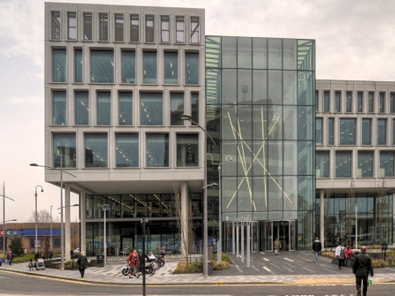 rochdale_municipal_offices_-_geograph.org.uk_-_3920311.jpg