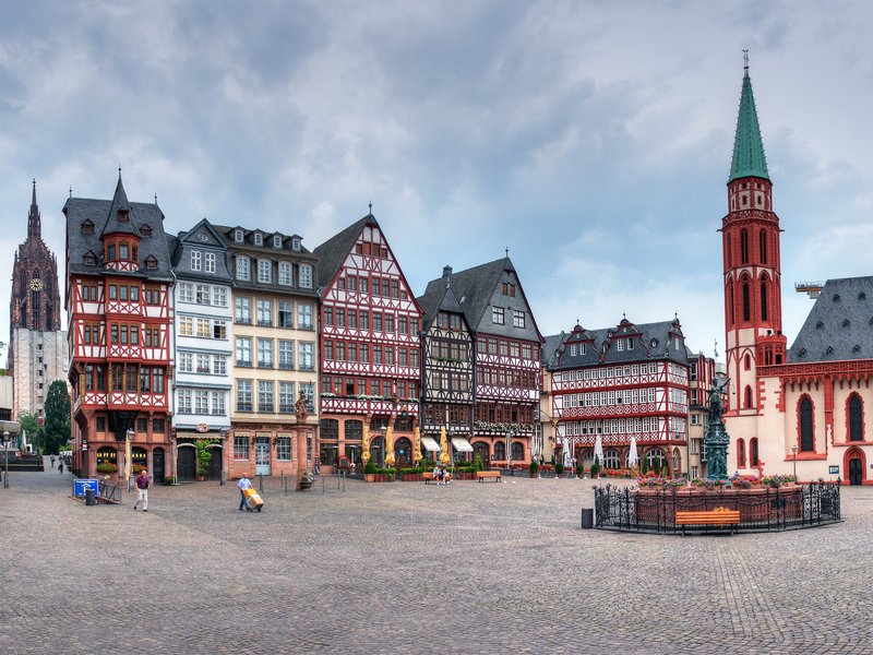 romerberg_plaza_-_frankfurt_germany_-_panoramio.jpg