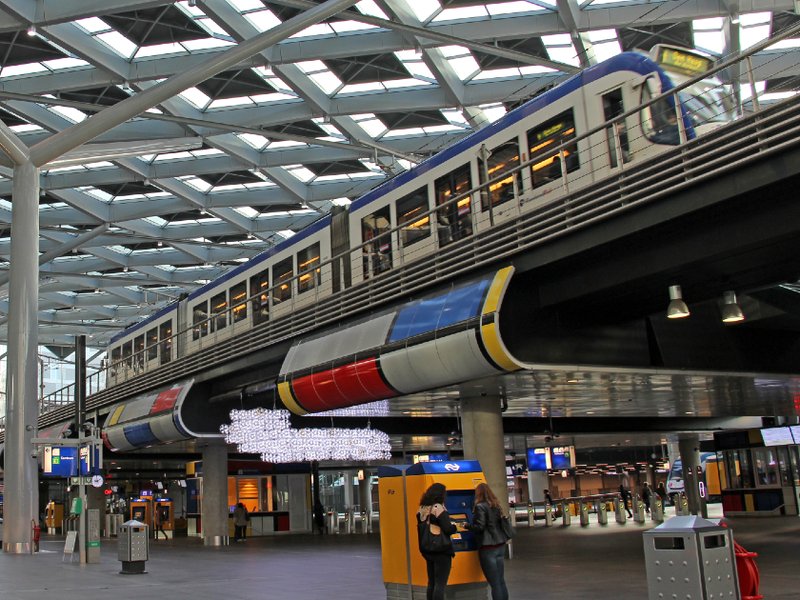 the_hague_train_station_resized.jpg