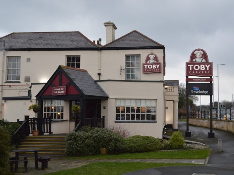 toby_carvery_-_geograph.org.uk_-_5444646_1_5FXbQRR.jpg