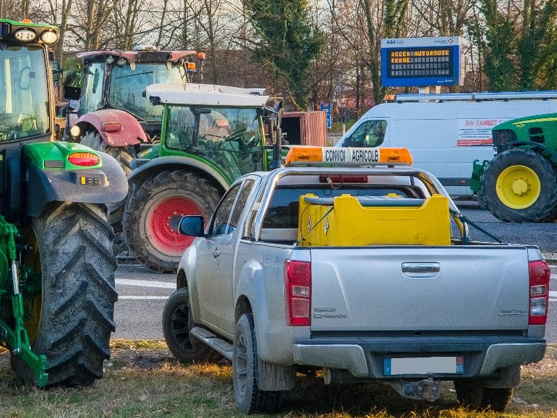 tractors_cropped.jpg