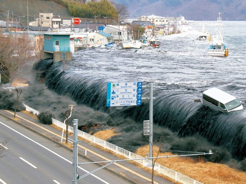 tsnuami_japan-_cropped.jpg