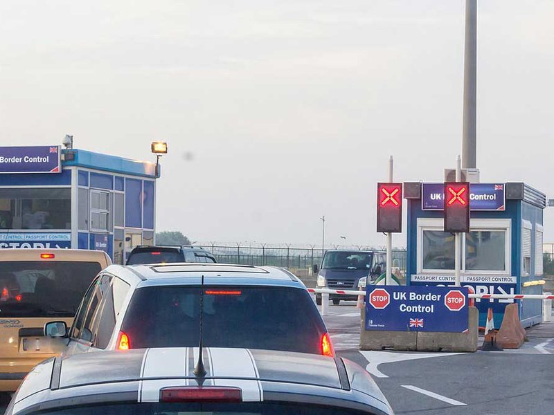 uk_border_control_in_the_ferry_area_of_the_port_of_dunkerque-3749_resize.jpg