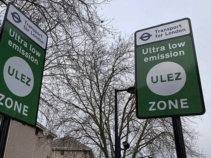 ulez_zone_signs_1.jpg