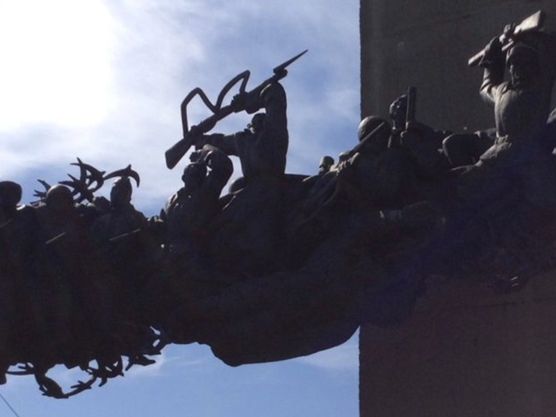 war_statue.png